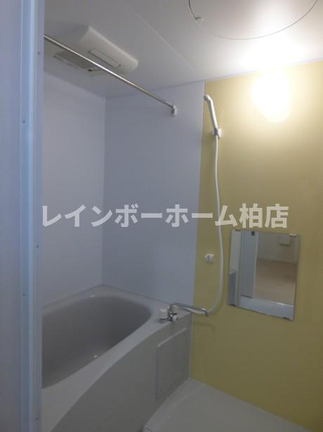 オークプレイスの浴室|落ち着いた空間のお風呂です
