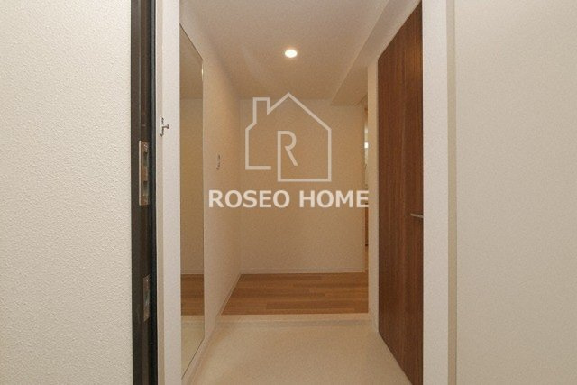 ビオトープ味原町の玄関