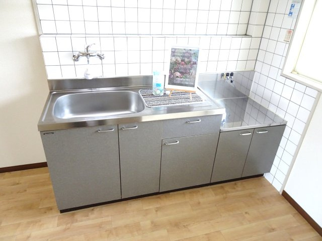 ロイヤルハイツ・廣瀬100のキッチン