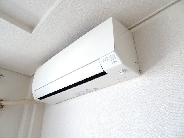 ロイヤルハイツ・廣瀬100の洋室