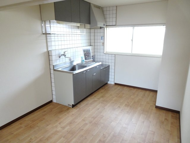 ロイヤルハイツ・廣瀬100のキッチン