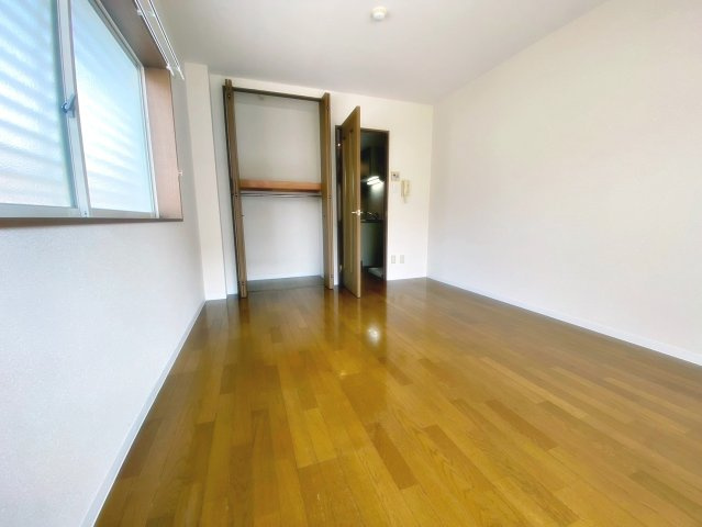 ＣＡＳＡ　ＢＩＡＮＣＡの内装|明るい室内です