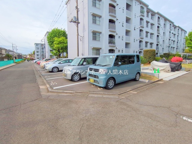 西武狭山グリーンヒル7号棟の駐車場