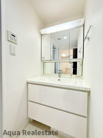 アルファスマート丸亀城東の独立洗面台|使いやすい独立洗面台です