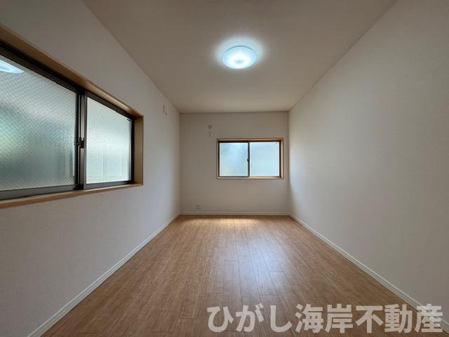 茅ヶ崎市ひばりが丘　中古戸建の寝室|新規リフォーム完了！　7.5帖　洋室