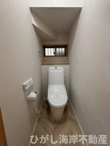 茅ヶ崎市ひばりが丘　中古戸建のトイレ|新規リフォーム完了！　洗浄機能付きお手洗い