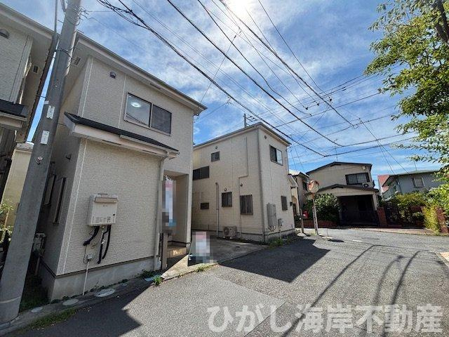 茅ヶ崎市ひばりが丘　中古戸建の前面道路含む現地写真|現地外観