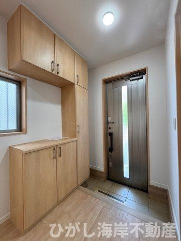 茅ヶ崎市ひばりが丘　中古戸建の玄関|新規リフォーム完了！　玄関