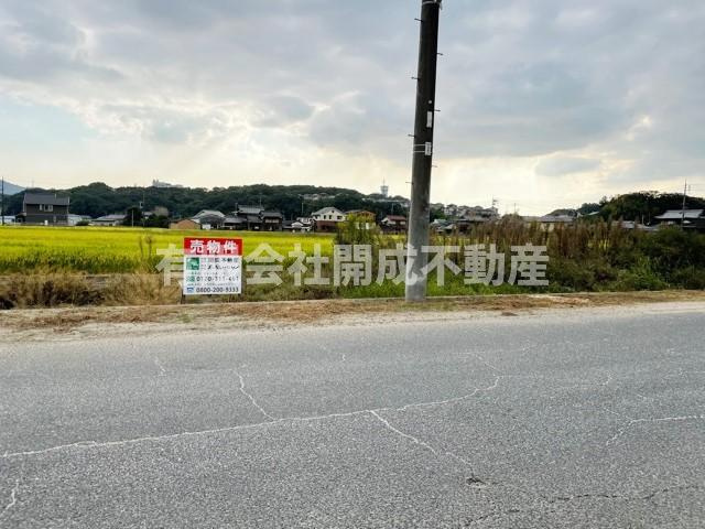 亀山　売地(農地)の前面道路含む現地写真