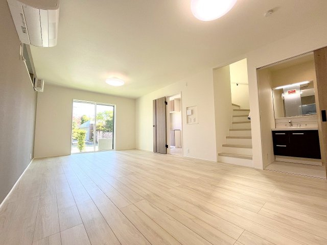 あきる野市二宮全２棟　新築分譲の居間・リビング