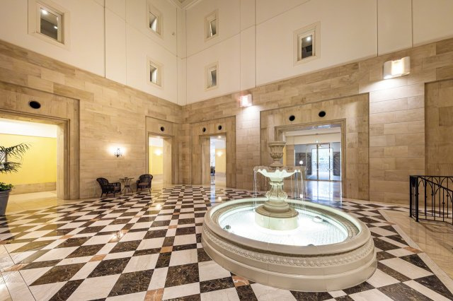 センチュリーパークタワーのエントランス