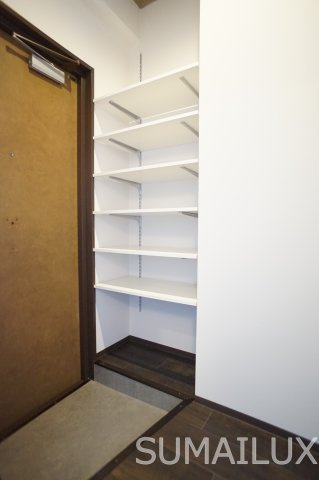 熊本市東区新南部３丁目の賃貸マンションの玄関