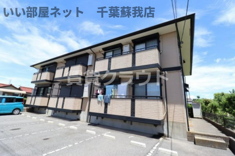エイトフレア君塚の外観|晴れている日は目の前が駐車場なので日当たりもいいですね！