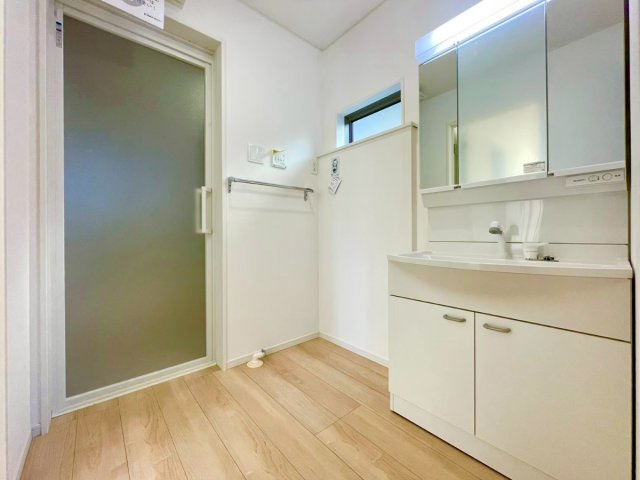 同仕様写真（洗面）
使いやすい独立洗面台です