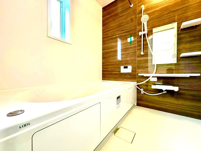 落ち着いた空間のお風呂です