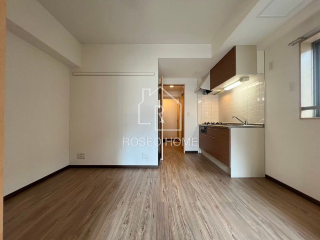 オースティ北梅田の居間・リビング|同マンション別部屋：参考写真