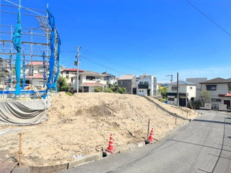 【前面道路含む現地写真】 | ◆前面道路も幅員があり車の運転も安心！前面道路は閑静な住宅地。車通りの少ない道路です。お子様にも安心です。