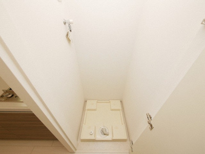 【設備】 | レジュールアッシュウエストレジス | 洗濯機置き場です