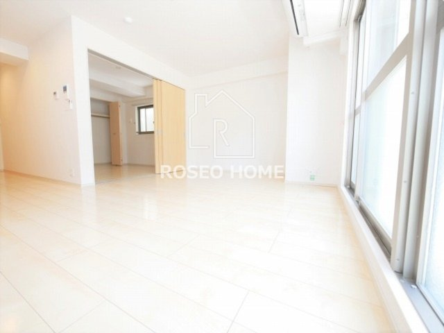 SKレジデンス天神西町の居間・リビング