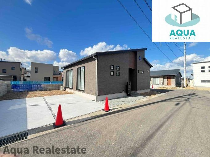 高松市仏生山町　モデルハウスの外観|前面道路含む現地写真です