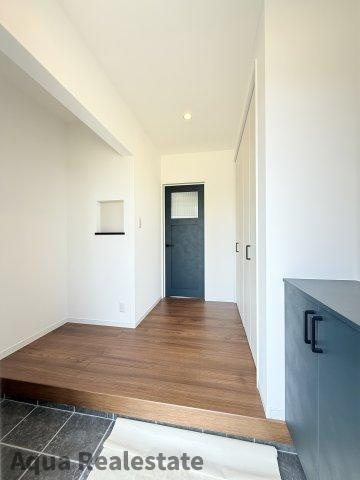 高松市仏生山町　モデルハウスの玄関|きれいな玄関です