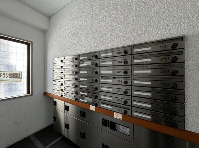 パールヒルズニシオのエントランス