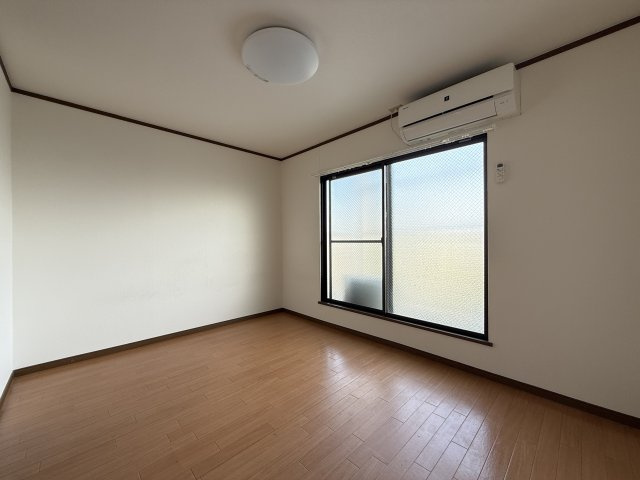 シャトル市大前の居間・リビング