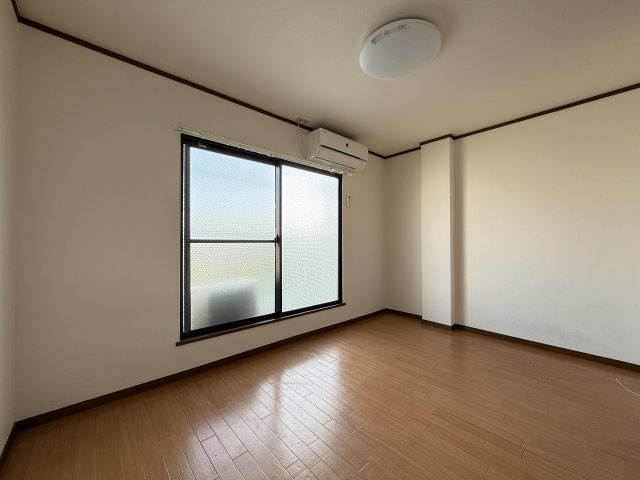 シャトル市大前の寝室