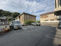 ラフィーネＢの駐車場