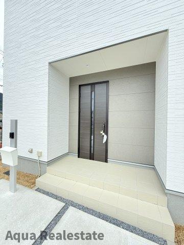 リーブルガーデン観音寺市茂木町の玄関|落ち着いた玄関です