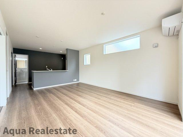 リーブルガーデン観音寺市茂木町の居間・リビング|こちらの居間で趣味の時間をお楽しみください