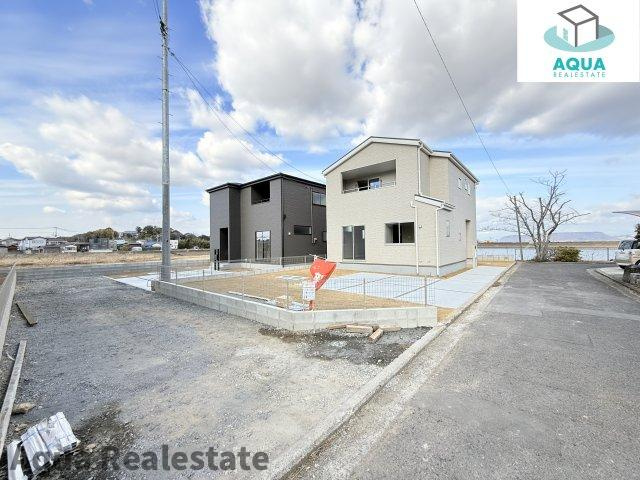 リーブルガーデン高松市多肥上町第九の玄関|収納もある玄関です