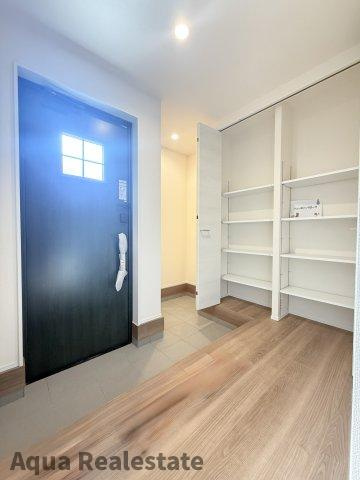 リーブルガーデン高松市多肥上町第九の独立洗面台|独立洗面台、小物を置くことができて便利です