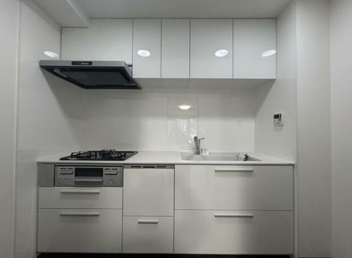 【中古マンション】ライオンズマンション若葉台のキッチン|ワークトップも広く使いやすいシステムキッチンです☆