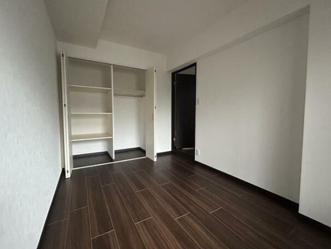 【中古マンション】ライオンズマンション若葉台の洋室|5.6帖のスタンダードな洋室☆収納もたくさん入ります！