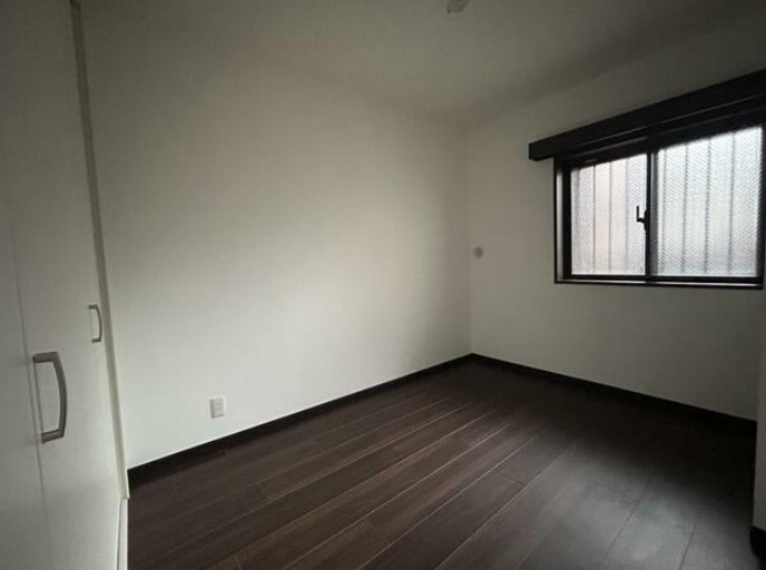 【中古マンション】ライオンズマンション若葉台の洋室|4.4帖の少しコンパクトな洋室です☆