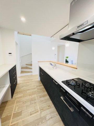 背伸びしない、けど妥協しない。家のキッチン|家族をつなぐキッチン。料理の時間が“家族の時間”に。