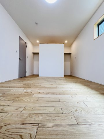 背伸びしない、けど妥協しない。家の洋室|夫婦のプライベート時間も大切に。収納力もゆとり設計。