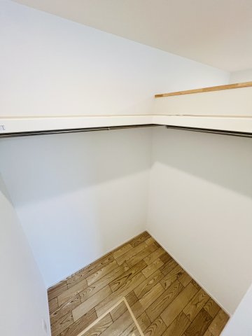 背伸びしない、けど妥協しない。家の収納|ウォークインクローゼットで“服の山問題”もスッキリ解決。