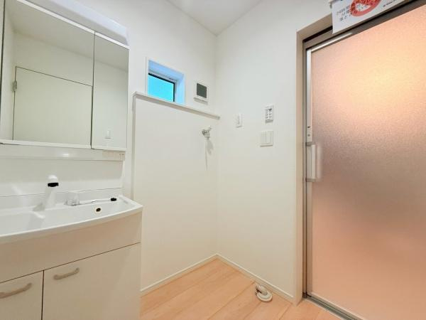 和歌山市杭ノ瀬第3-2号棟　新築戸建の独立洗面台