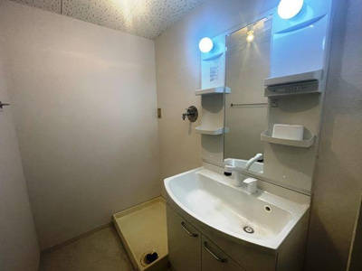 【洗面所】 | 寝屋川東ファミリータウン西四番館 | 使いやすい洗面所です