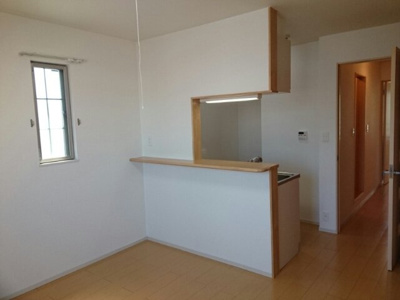 【居間・リビング】 | ビューハイツ横尾Ⅱ | こちらの居間で趣味の時間をお楽しみください