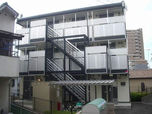 レオパレスルピナス　川上の玄関