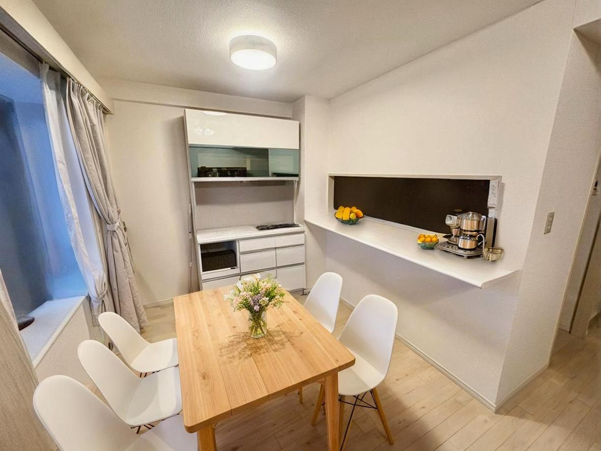 宇治黄檗パーク・ホームズの居間・リビング|※実写真と間取り図からCG再現した「空室リフォームイメージ」に家具などをCG合成しており、実際と異なります。