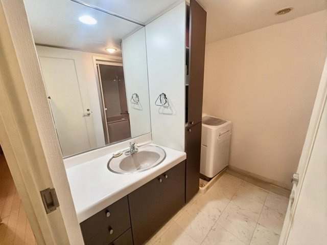 宇治黄檗パーク・ホームズの独立洗面台|※実写真と間取り図からCG再現した「空室リフォームイメージ」のため、実際と異なります。