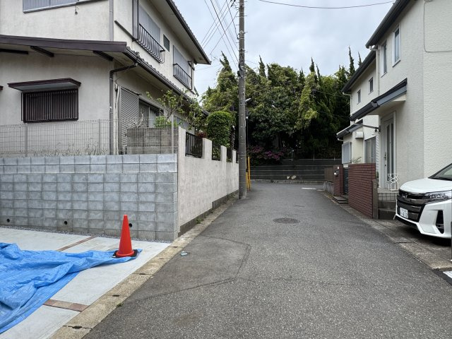 柏市つくしが丘５丁目新築戸建【中原小学校：10分】の前面道路含む現地写真|南側前面道路