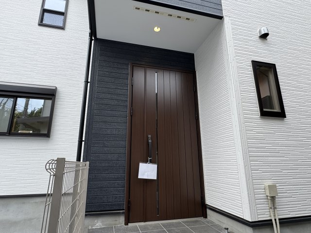柏市つくしが丘５丁目新築戸建【中原小学校：10分】のエントランス|エントランス・玄関ポーチ