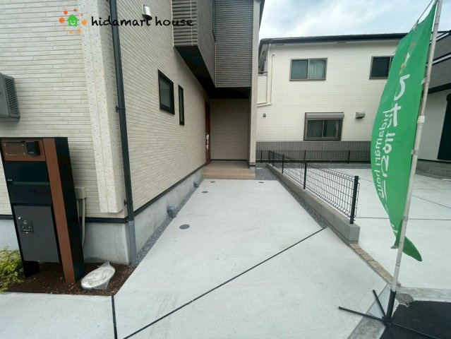 上尾市瓦葺　新築戸建　ブルーミング01の駐車場