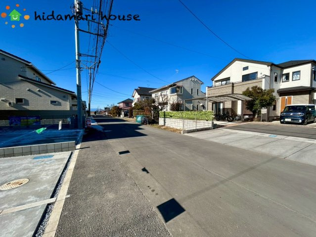 西区島根　新築戸建　リーブルガーデン06の前面道路含む現地写真