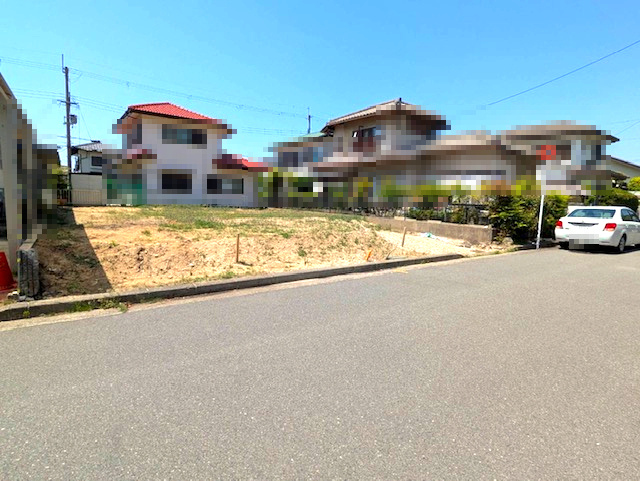 【前面道路含む現地写真】 | ライフフィールドさつき野西1丁目 | 敷地が広いため、平屋用地としても◎オシャレな平屋を建てるなら、ぜひアズマハウスにお任せ下さい！（2025年5月撮影）